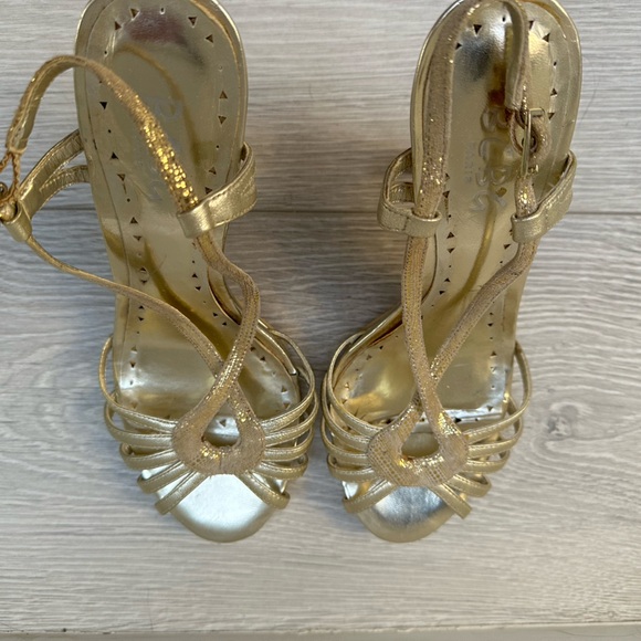 BCBG Paris open toe high heels size 6 - Picture 10 of 16